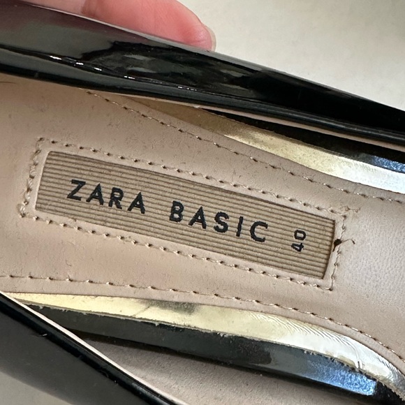 Zara Black Patent Leather 2.5” Mirror Block Heels size 40 - Picture 3 of 5